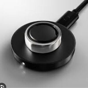 Size 7 Oura ring and charger gen 3